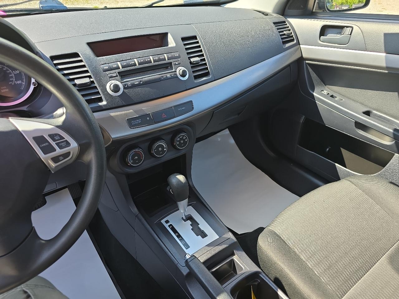 Mitsubishi Lancer ES 2013