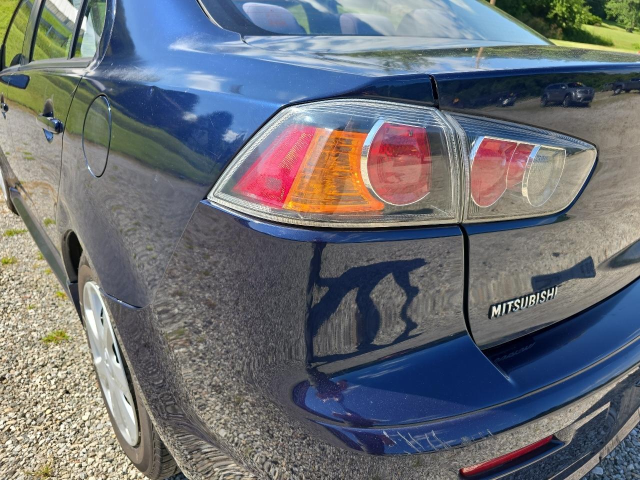 Mitsubishi Lancer ES 2013