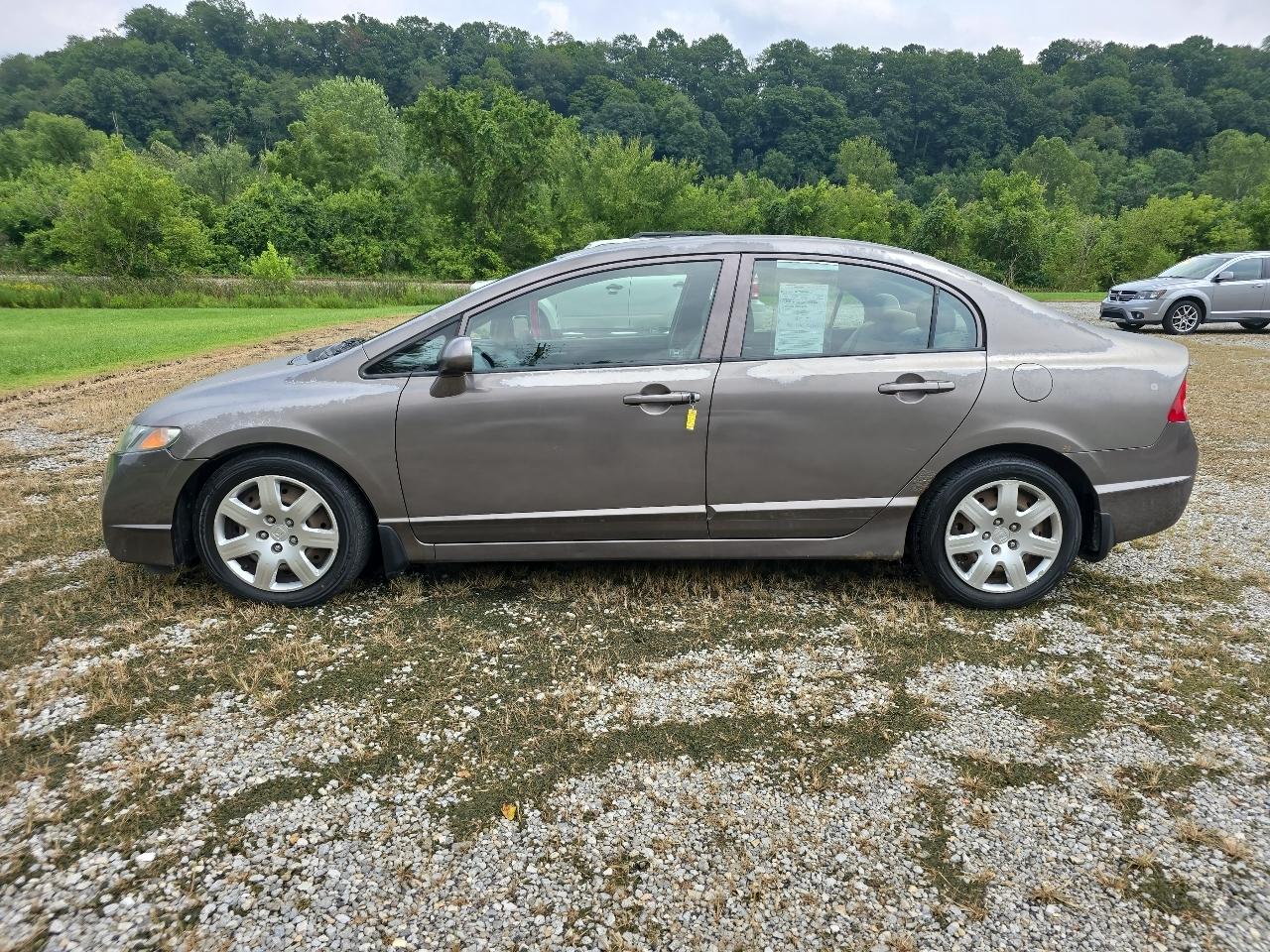 Honda Civic LX Sedan 5-Speed AT 2010
