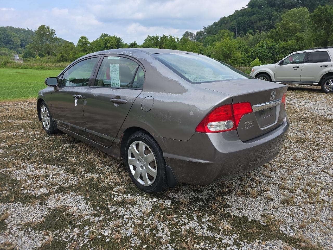 Honda Civic LX Sedan 5-Speed AT 2010