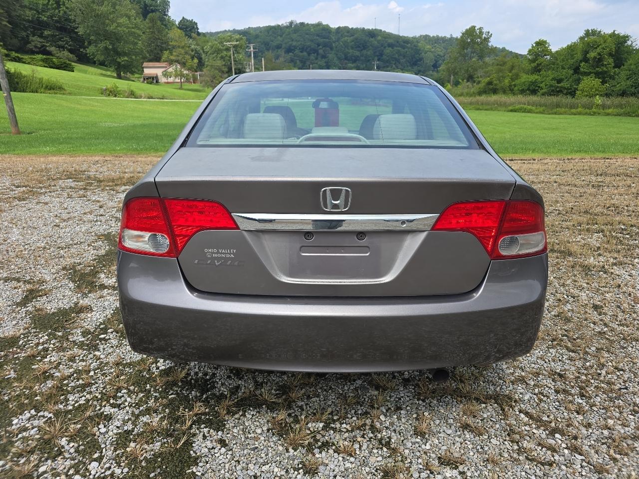 Honda Civic LX Sedan 5-Speed AT 2010