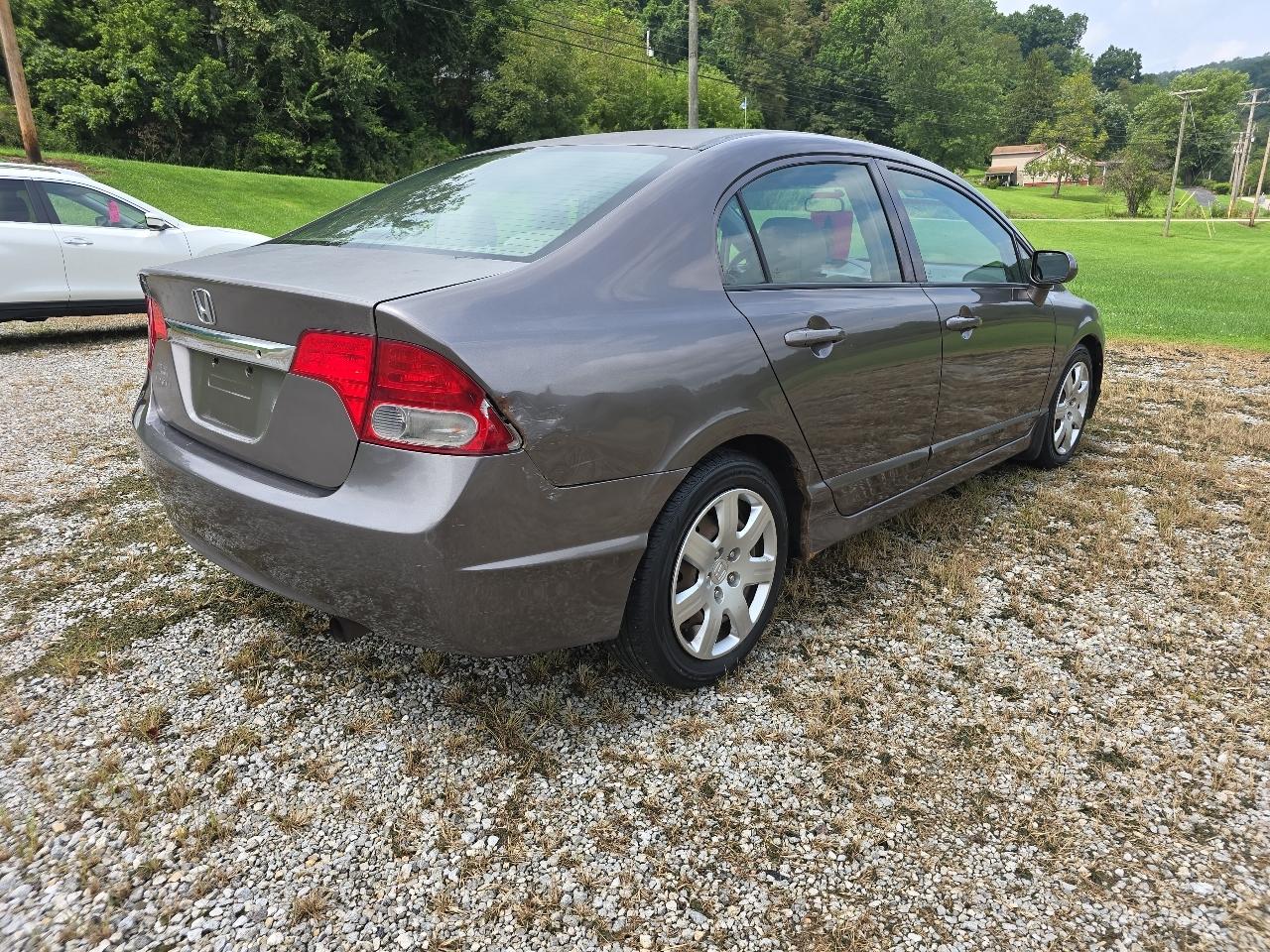 Honda Civic LX Sedan 5-Speed AT 2010
