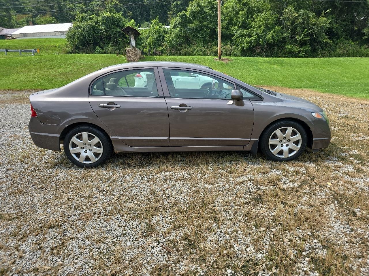 Honda Civic LX Sedan 5-Speed AT 2010