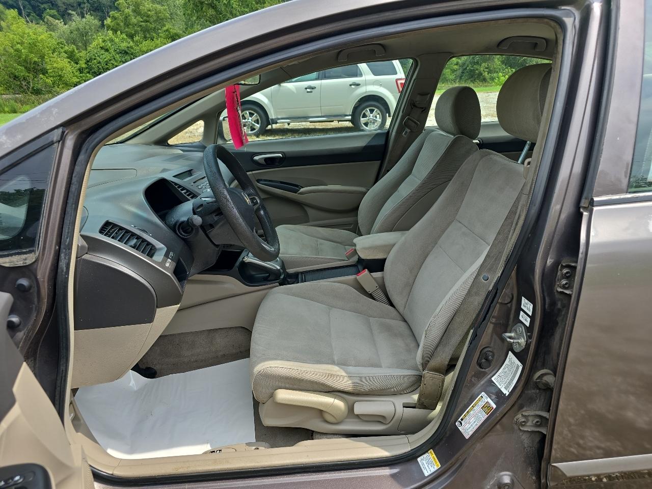 Honda Civic LX Sedan 5-Speed AT 2010
