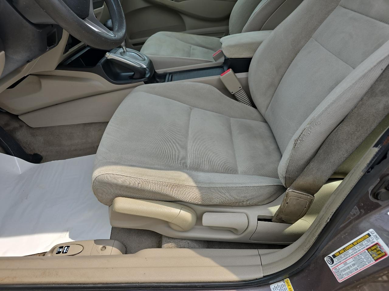 Honda Civic LX Sedan 5-Speed AT 2010