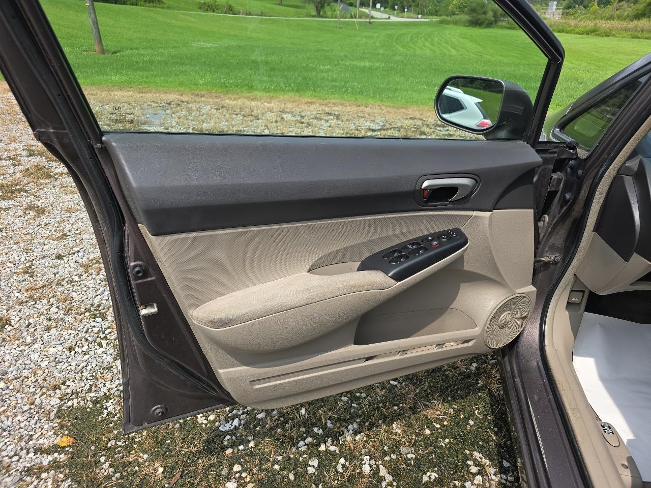 Honda Civic LX Sedan 5-Speed AT 2010