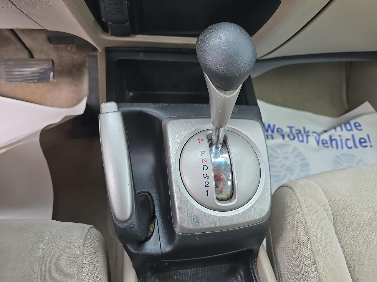 Honda Civic LX Sedan 5-Speed AT 2010