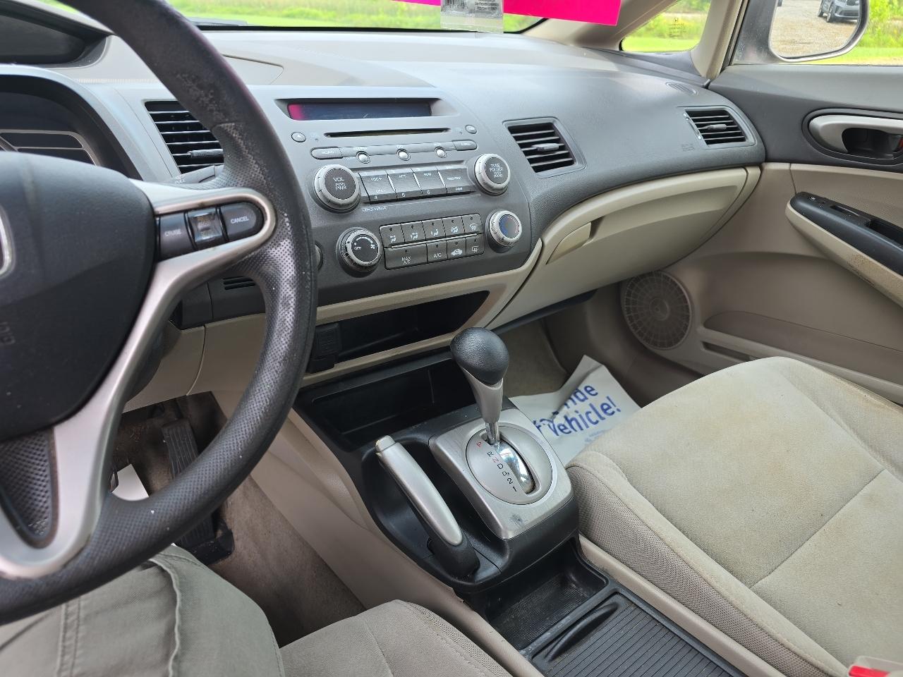 Honda Civic LX Sedan 5-Speed AT 2010