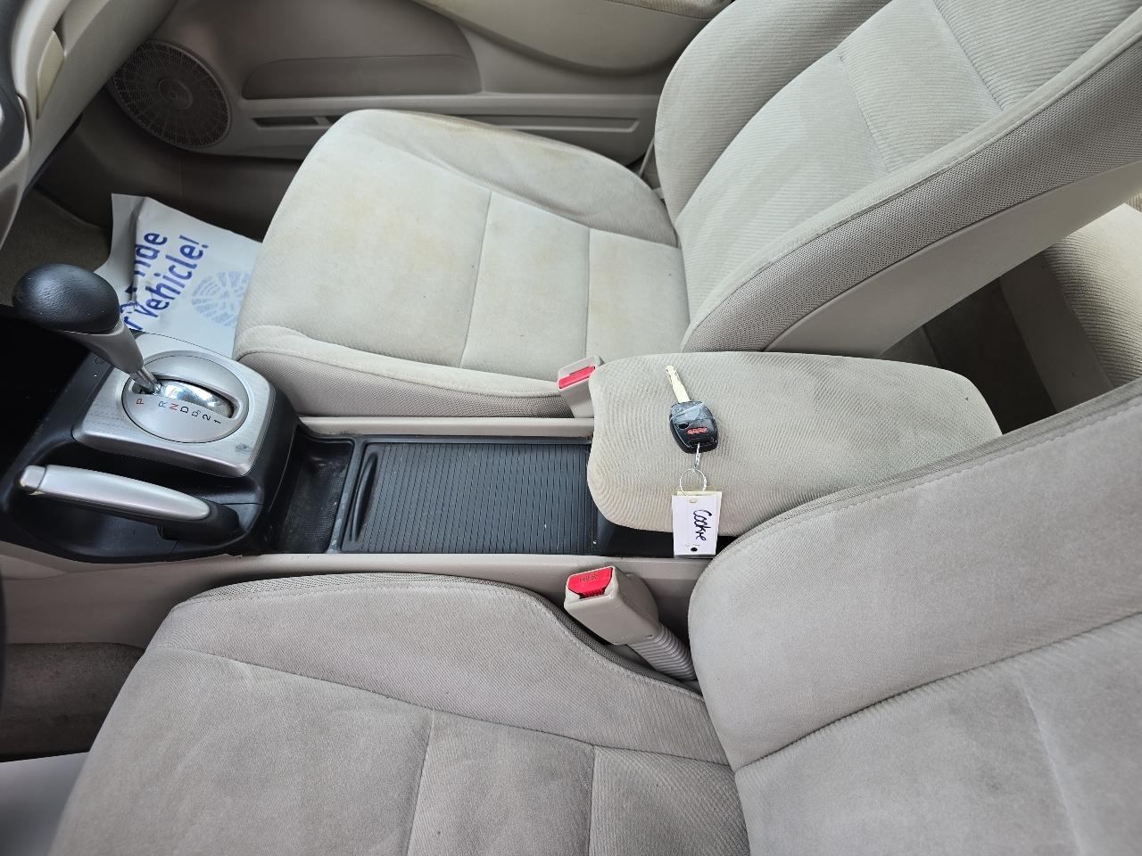 Honda Civic LX Sedan 5-Speed AT 2010