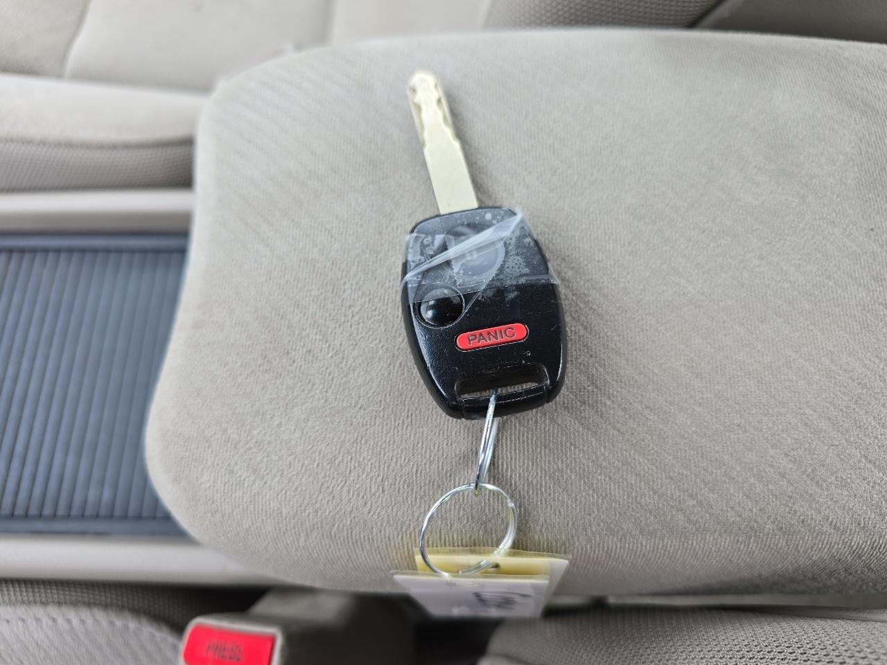 Honda Civic LX Sedan 5-Speed AT 2010