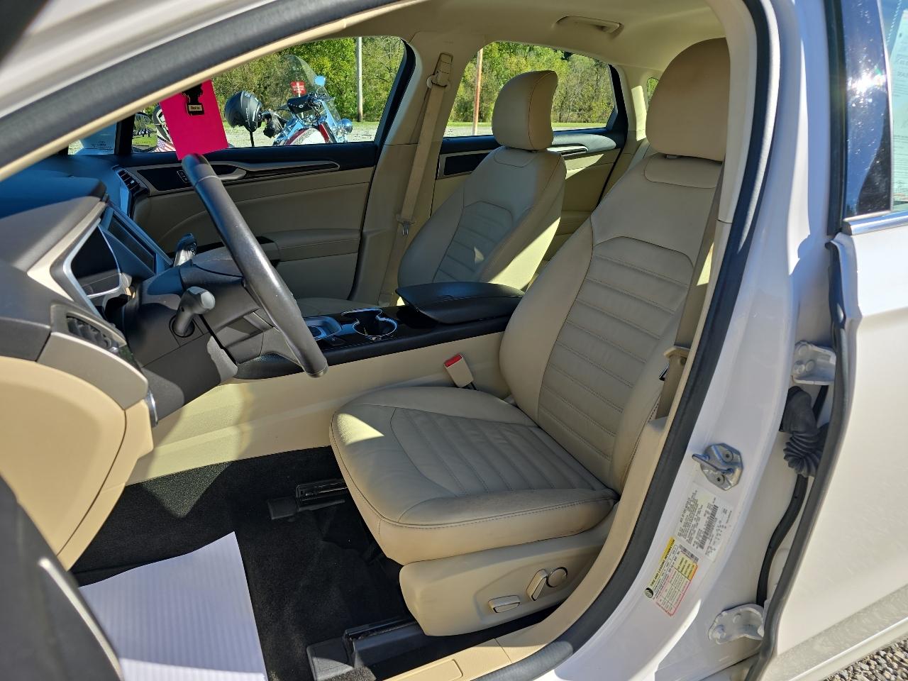Ford Fusion SE 2015