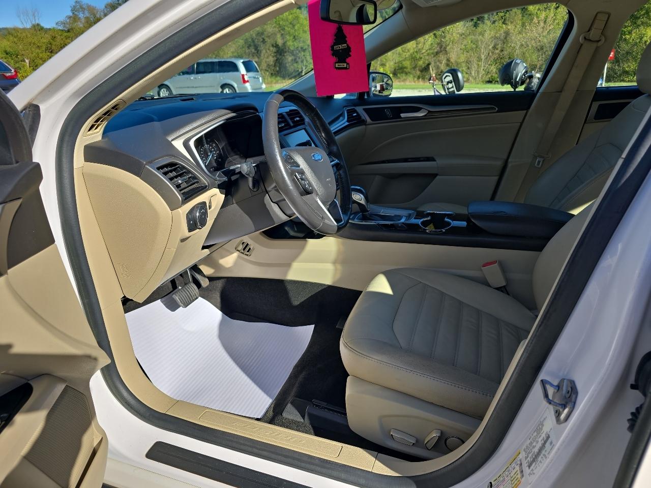Ford Fusion SE 2015
