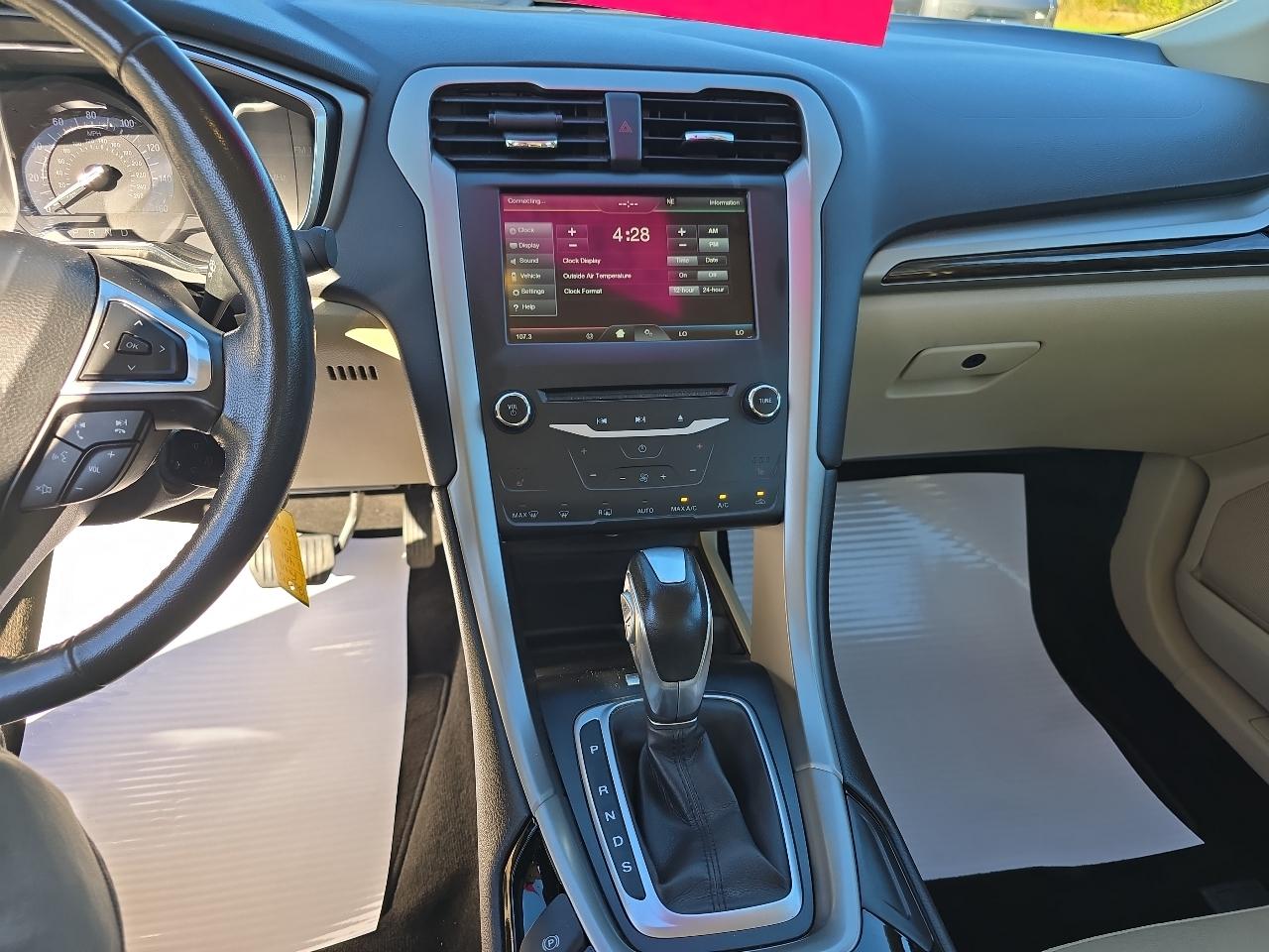 Ford Fusion SE 2015
