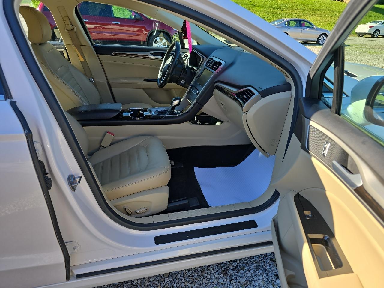 Ford Fusion SE 2015