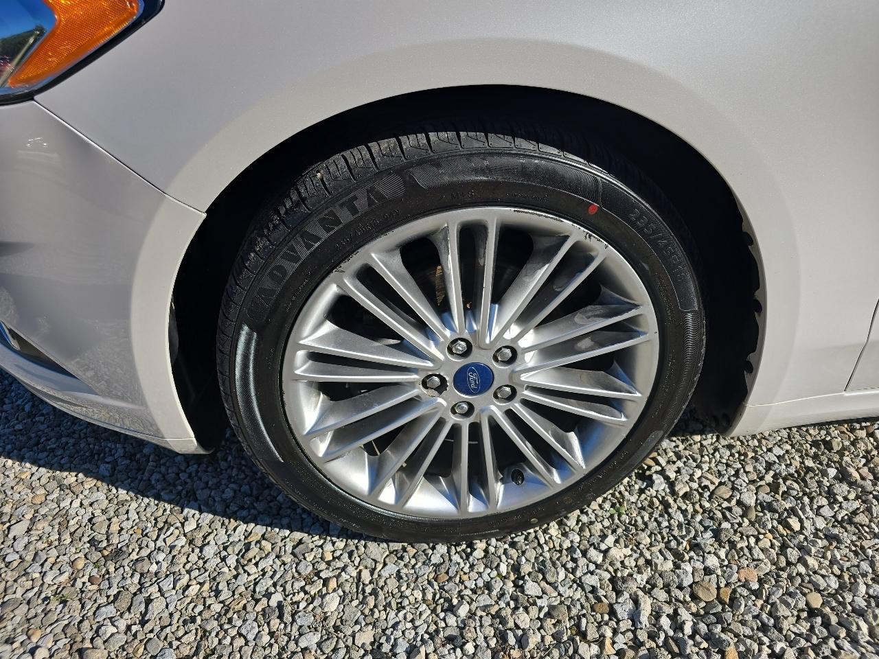Ford Fusion SE 2015