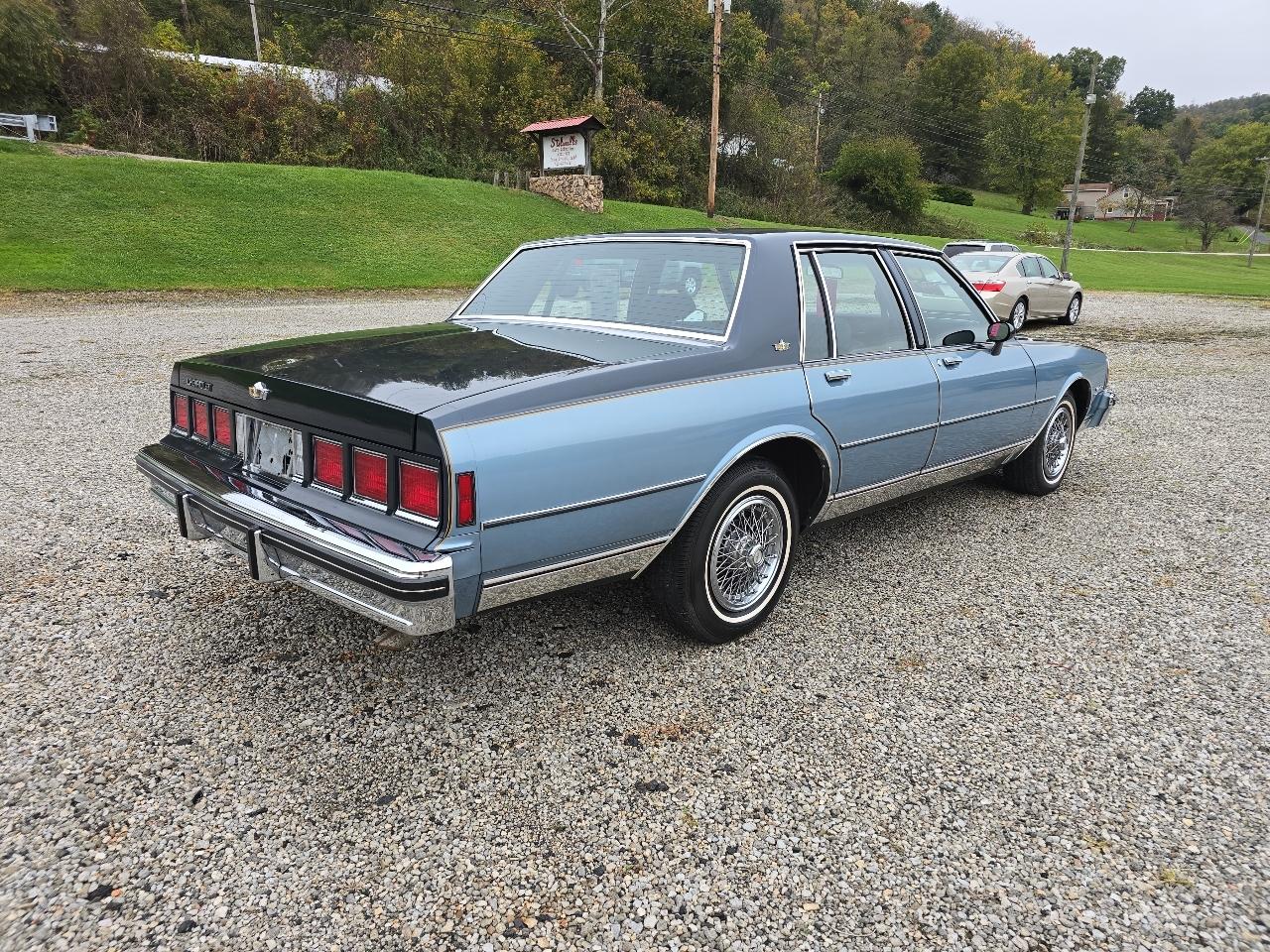Chevrolet Caprice Classic Sedan 1985