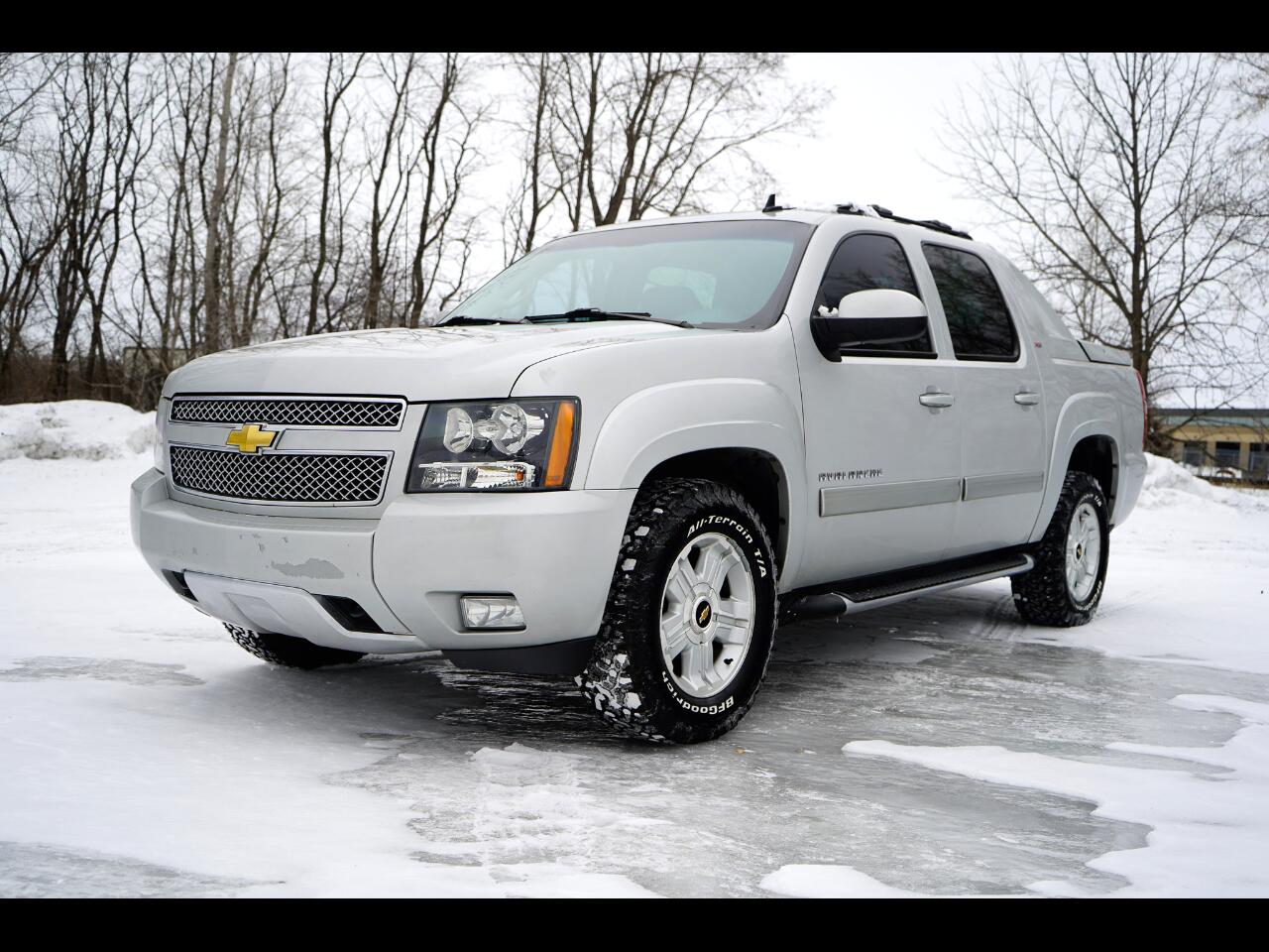 Chevrolet Avalanche LT 4WD 2011