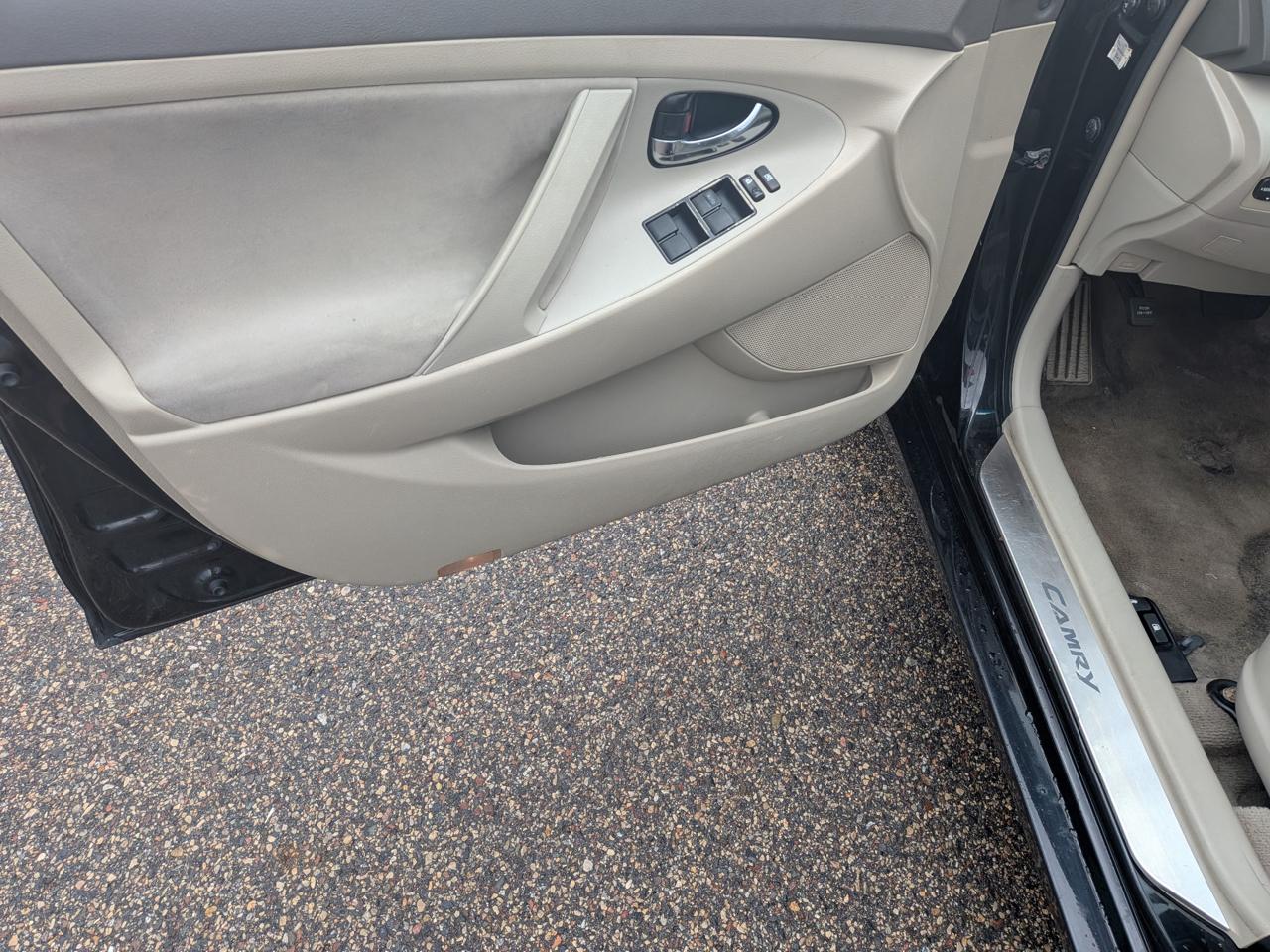 Toyota Camry 2014.5 4dr Sdn I4 Auto LE (Natl) 2009