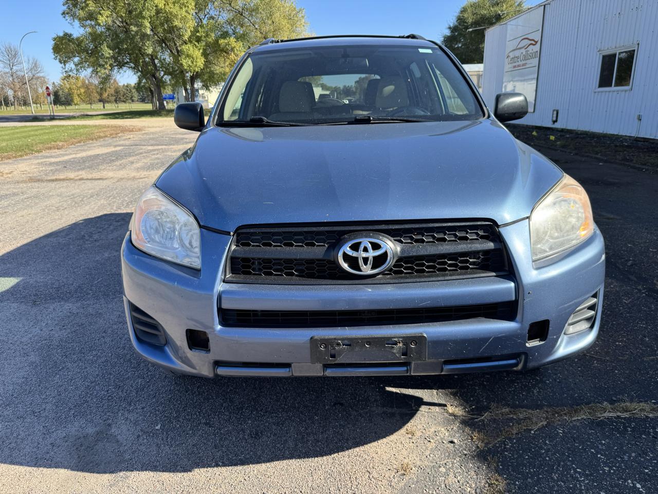 Toyota RAV4 Base I4 4WD 2012