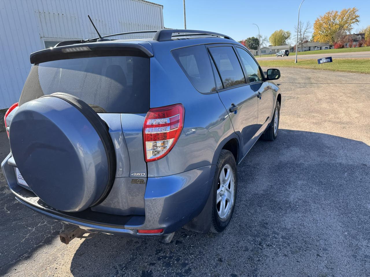 Toyota RAV4 Base I4 4WD 2012