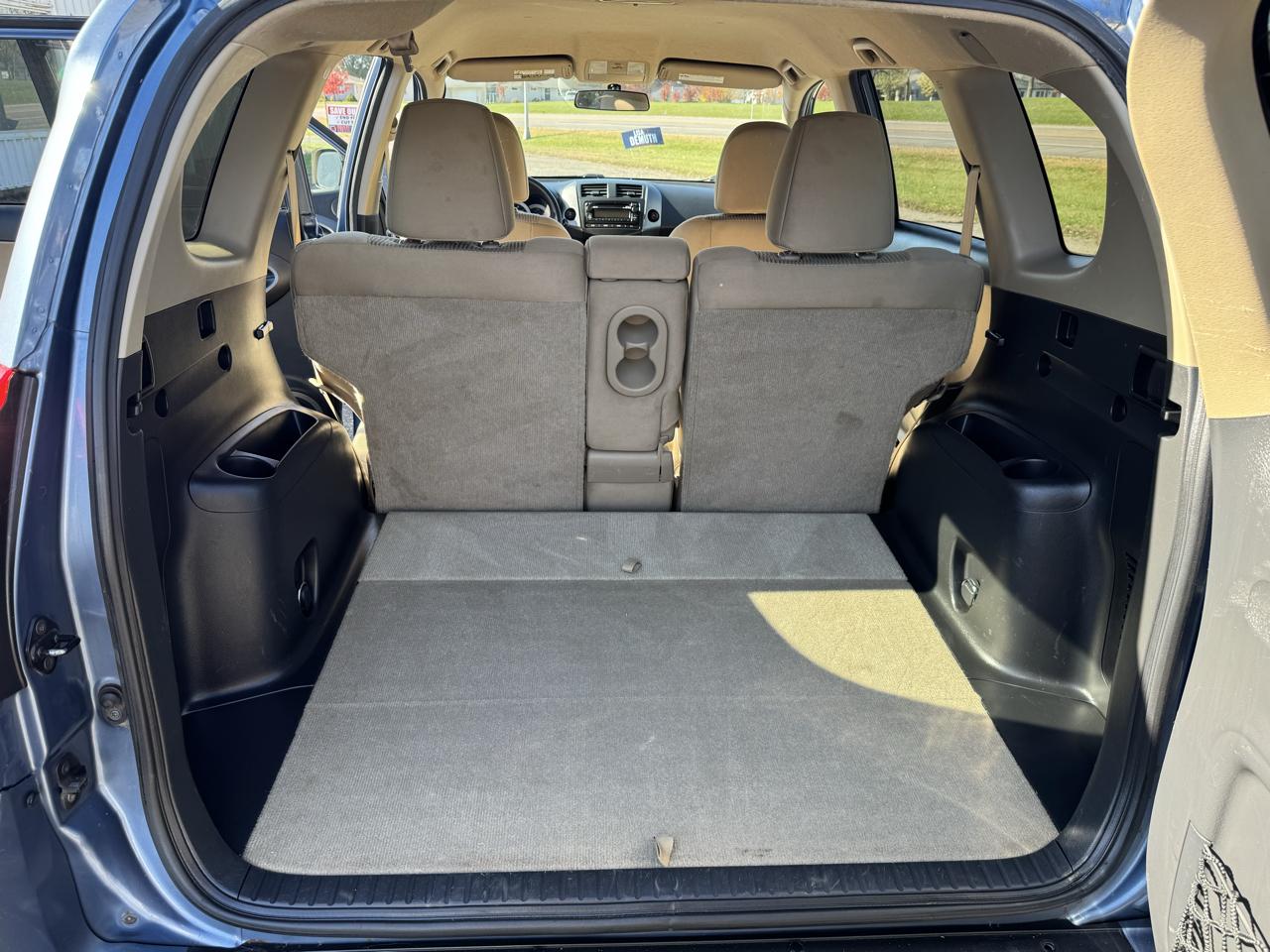 Toyota RAV4 Base I4 4WD 2012