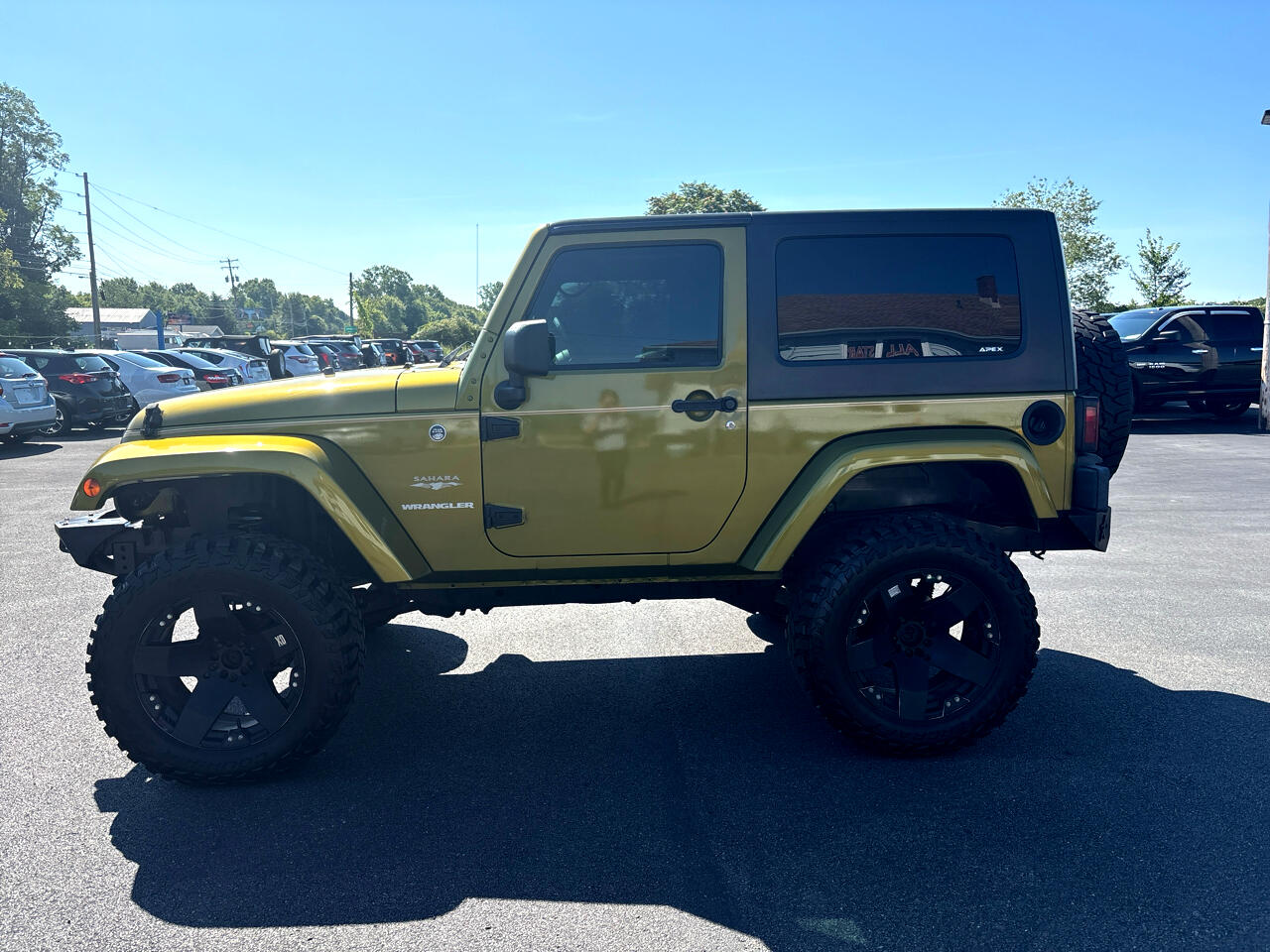 2008 Jeep Wrangler Two-Door Sahara photo 3