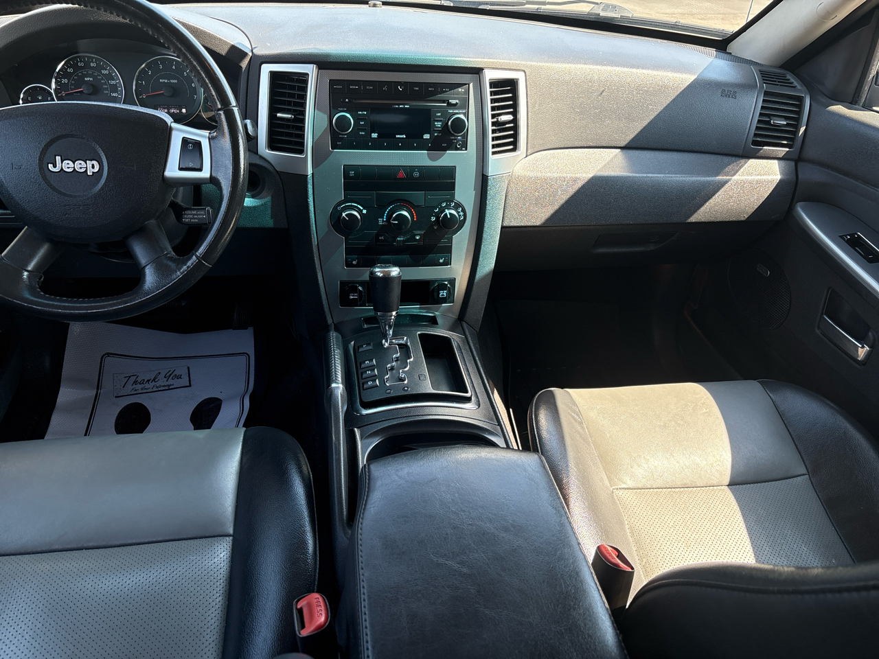 2009 Jeep Grand Cherokee Laredo photo 3
