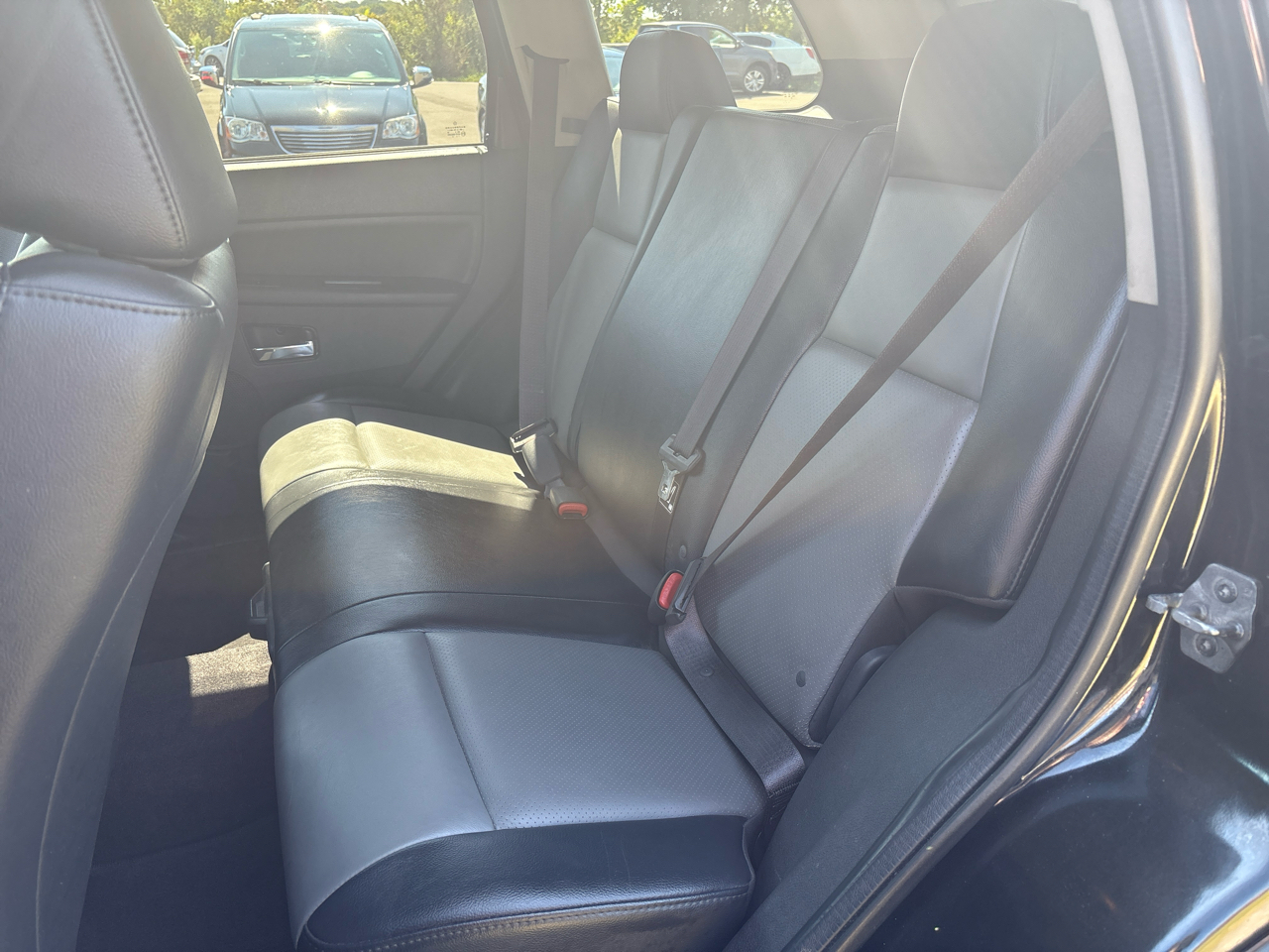 2009 Jeep Grand Cherokee Laredo photo 4