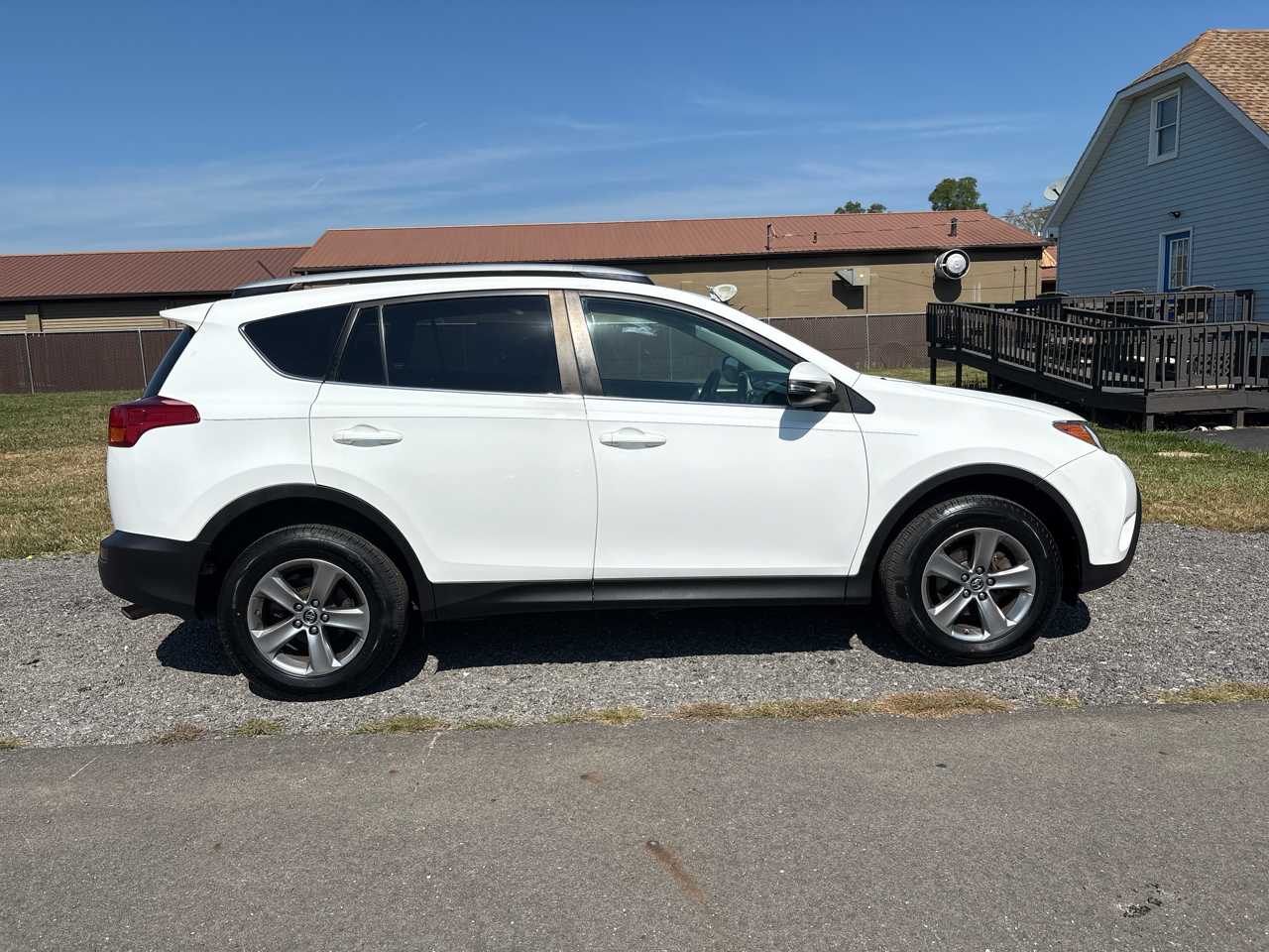 2015 Toyota RAV4 XLE photo 2