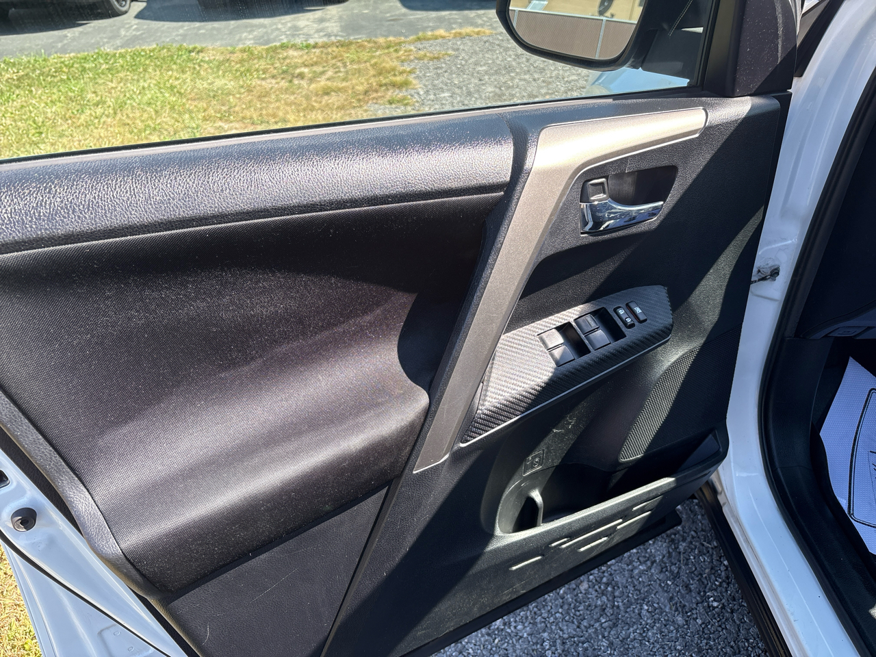 Toyota RAV4 AWD 4dr XLE (Natl) 2015 Toyota RAV4 AWD 4dr XLE (Natl) 2015