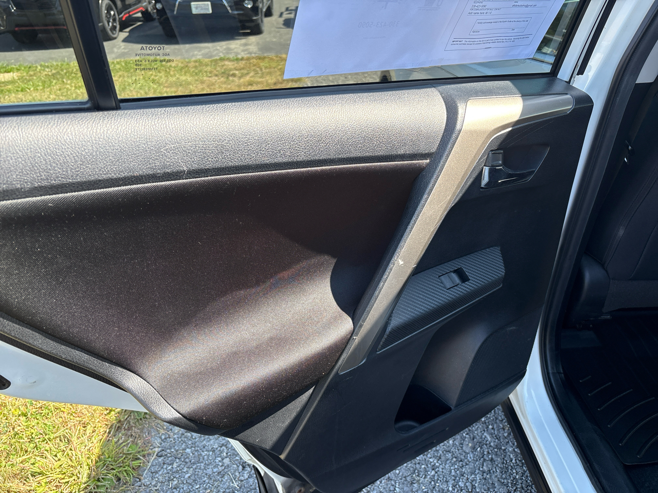 Toyota RAV4 AWD 4dr XLE (Natl) 2015 Toyota RAV4 AWD 4dr XLE (Natl) 2015