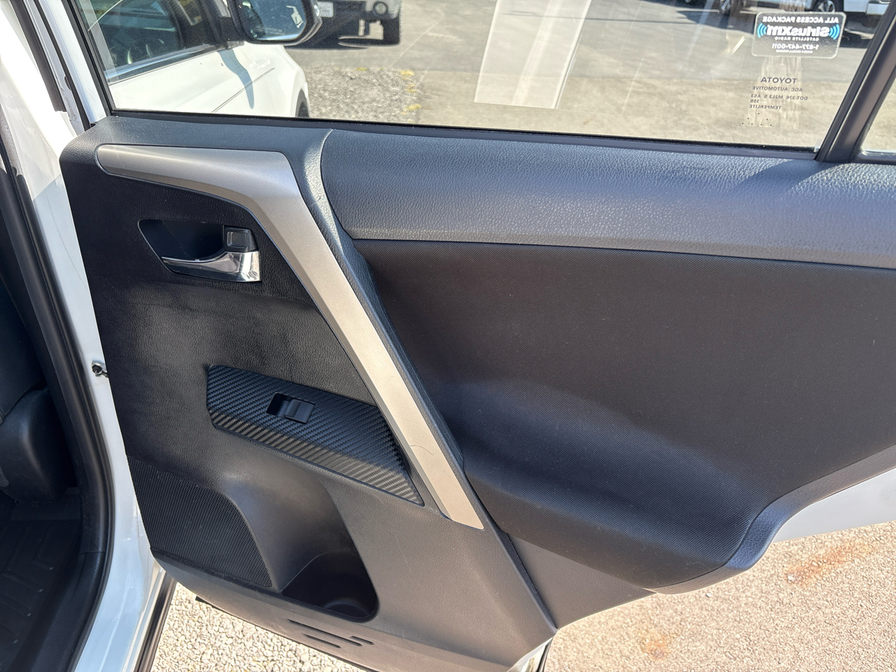 Toyota RAV4 AWD 4dr XLE (Natl) 2015 Toyota RAV4 AWD 4dr XLE (Natl) 2015