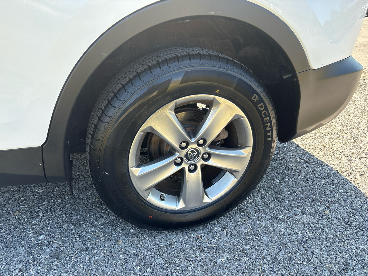 Toyota RAV4 AWD 4dr XLE (Natl) 2015 Toyota RAV4 AWD 4dr XLE (Natl) 2015