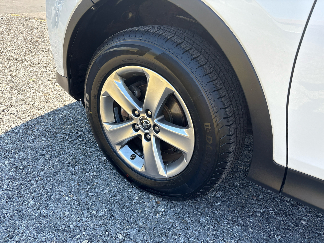 Toyota RAV4 AWD 4dr XLE (Natl) 2015 Toyota RAV4 AWD 4dr XLE (Natl) 2015