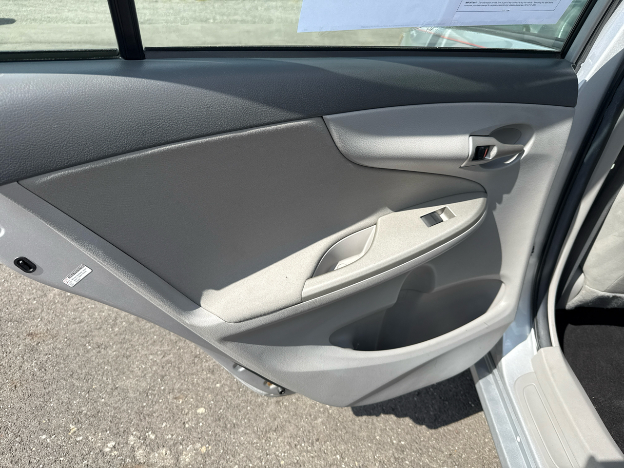 Toyota Corolla 4dr Sdn Man (Natl) 2010 Toyota Corolla 4dr Sdn Man (Natl) 2010