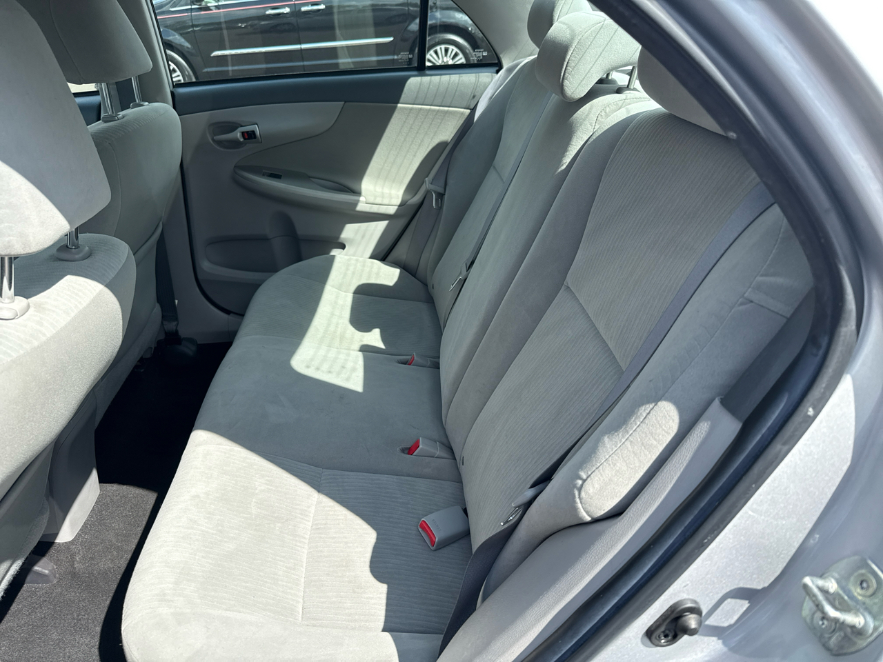 Toyota Corolla 4dr Sdn Man (Natl) 2010 Toyota Corolla 4dr Sdn Man (Natl) 2010