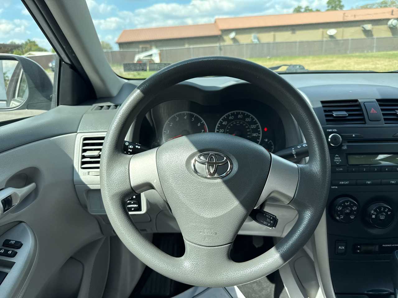 Toyota Corolla 4dr Sdn Man (Natl) 2010 Toyota Corolla 4dr Sdn Man (Natl) 2010