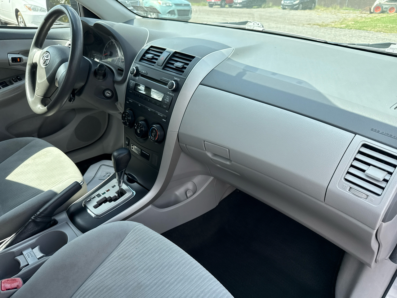 Toyota Corolla 4dr Sdn Man (Natl) 2010 Toyota Corolla 4dr Sdn Man (Natl) 2010