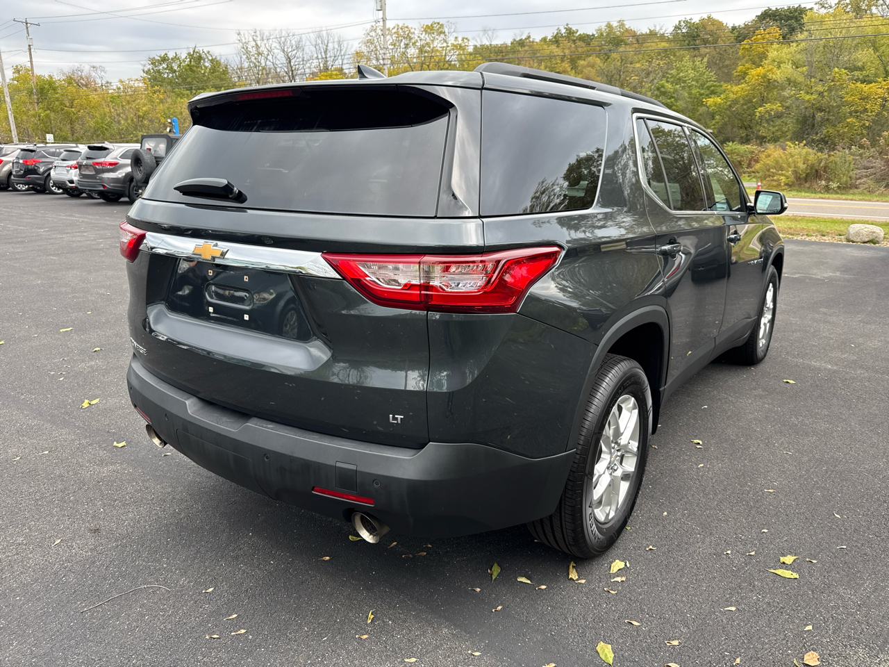 2019 Chevrolet Traverse Cloth 1LT photo 2