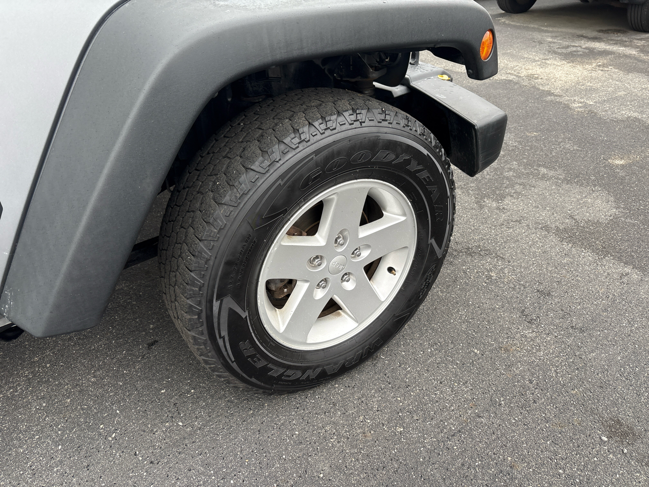 Jeep Wrangler Unlimited 4WD 4dr Sport 2016 Jeep Wrangler Unlimited 4WD 4dr Sport 2016