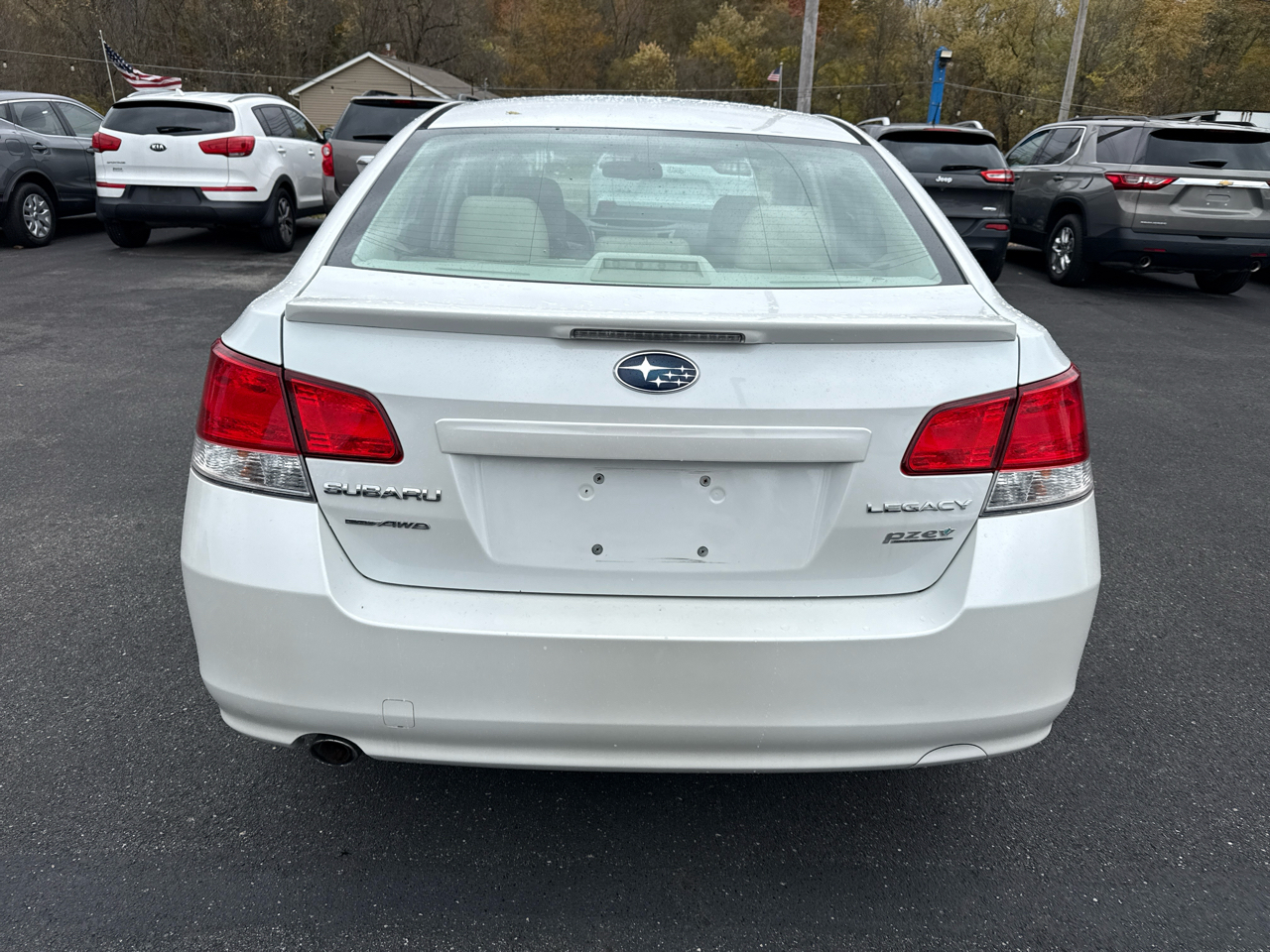 Subaru Legacy 4dr Sdn H4 Auto 2.5i Limited Moon 2010 Subaru Legacy 4dr Sdn H4 Auto 2.5i Limited Moon 2010