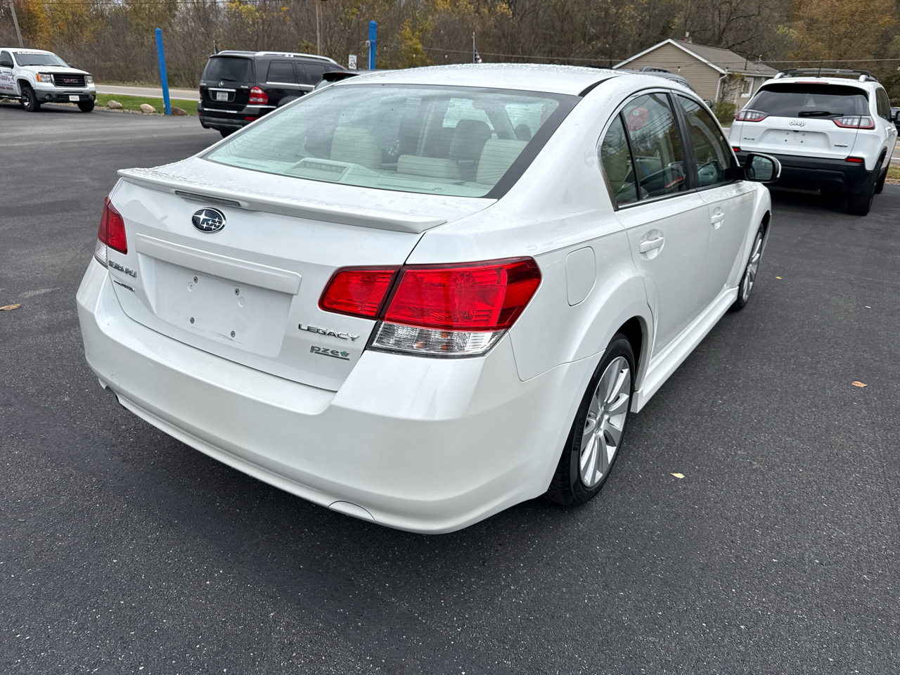 Subaru Legacy 4dr Sdn H4 Auto 2.5i Limited Moon 2010 Subaru Legacy 4dr Sdn H4 Auto 2.5i Limited Moon 2010