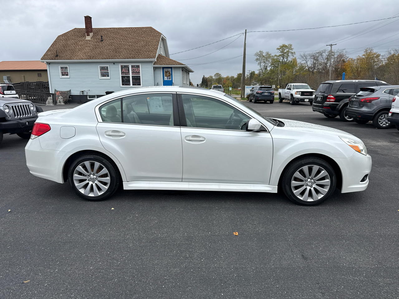 Subaru Legacy 4dr Sdn H4 Auto 2.5i Limited Moon 2010 Subaru Legacy 4dr Sdn H4 Auto 2.5i Limited Moon 2010