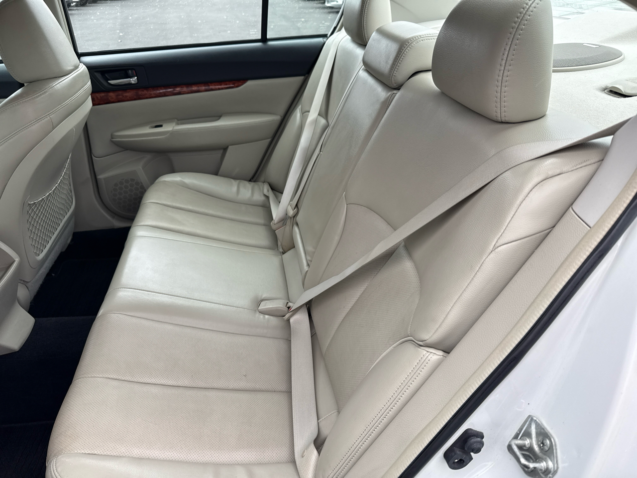 Subaru Legacy 4dr Sdn H4 Auto 2.5i Limited Moon 2010 Subaru Legacy 4dr Sdn H4 Auto 2.5i Limited Moon 2010