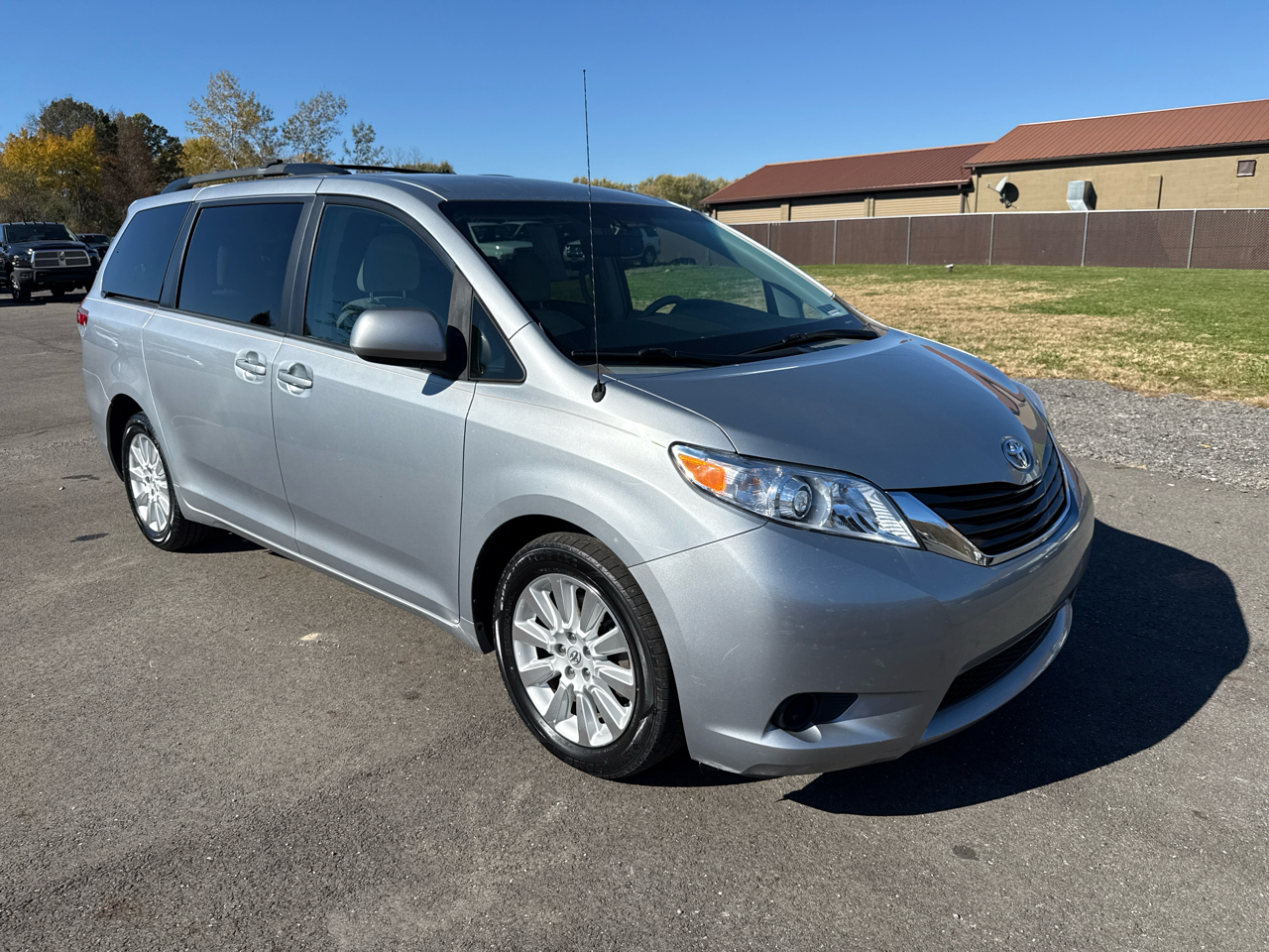 Toyota Sienna 5dr 7-Pass Van V6 LE AWD (Natl) 2014 Toyota Sienna 5dr 7-Pass Van V6 LE AWD (Natl) 2014