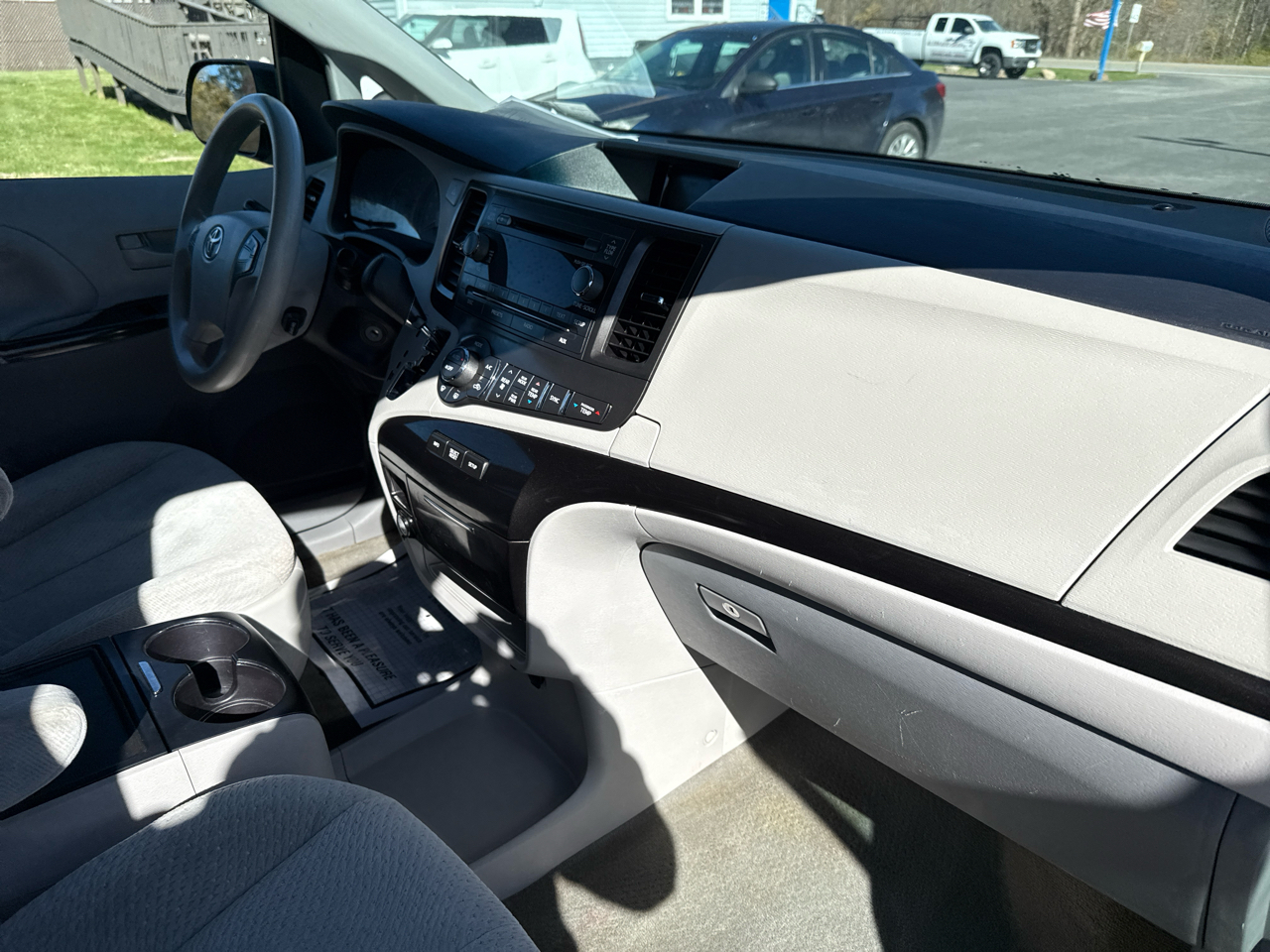 Toyota Sienna 5dr 7-Pass Van V6 LE AWD (Natl) 2014 Toyota Sienna 5dr 7-Pass Van V6 LE AWD (Natl) 2014