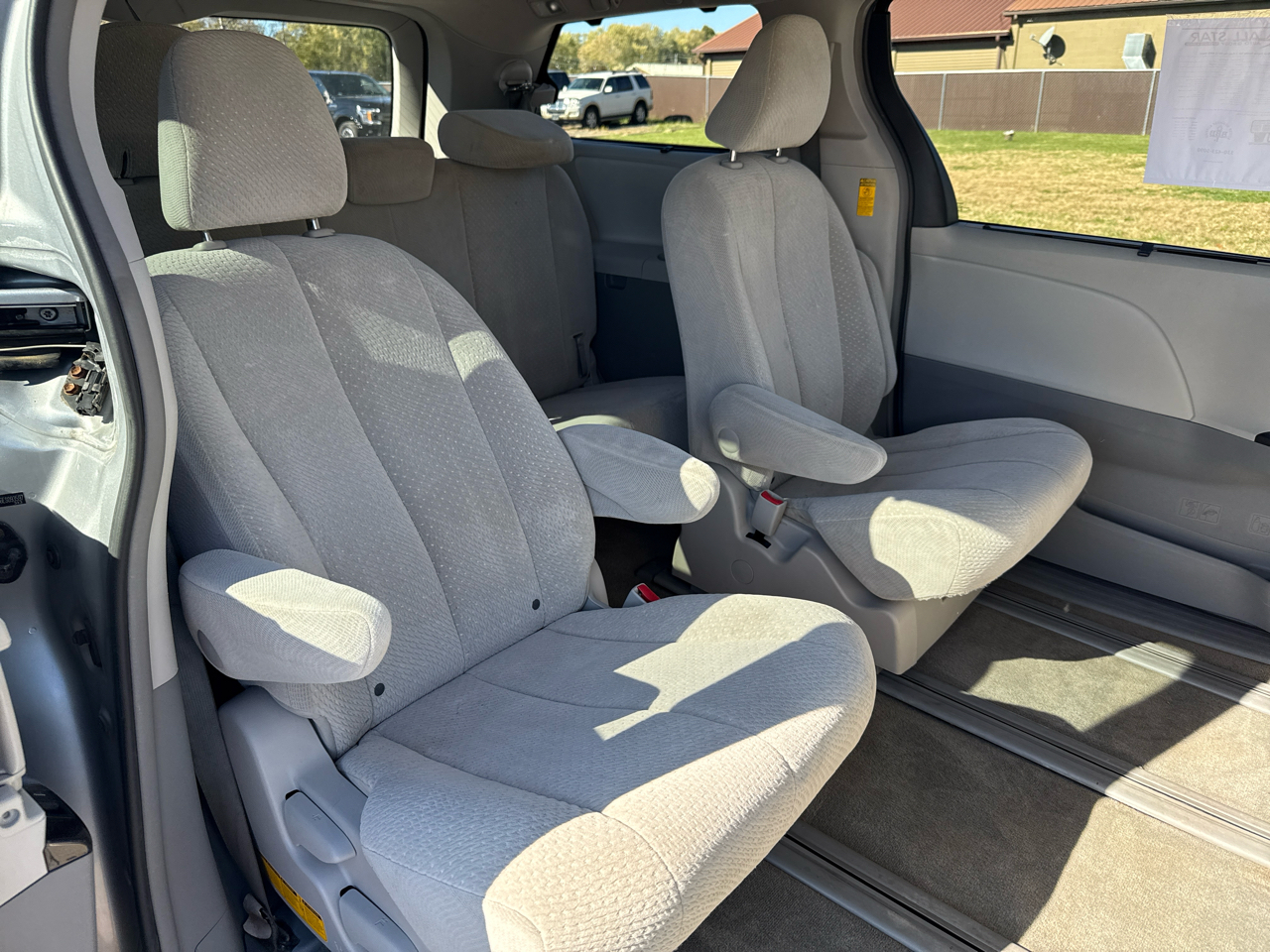 Toyota Sienna 5dr 7-Pass Van V6 LE AWD (Natl) 2014 Toyota Sienna 5dr 7-Pass Van V6 LE AWD (Natl) 2014