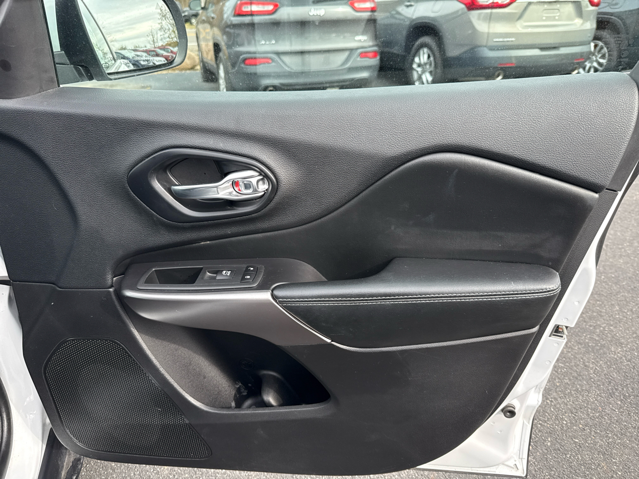 Jeep Cherokee Latitude Plus 4x4 2020 Jeep Cherokee Latitude Plus 4x4 2020