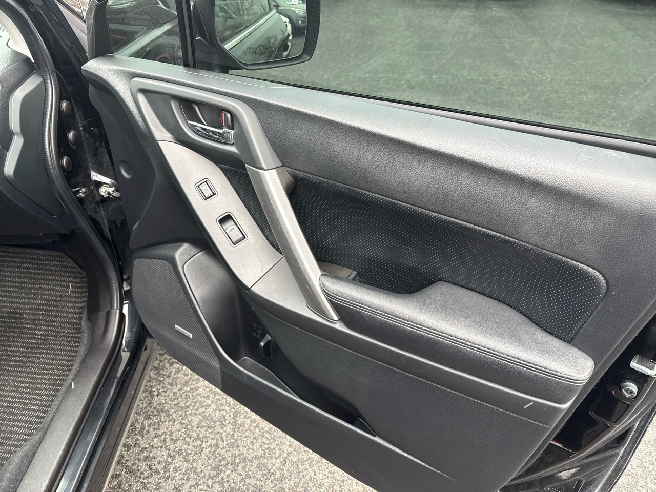 Subaru Forester 2.5i Limited CVT 2017