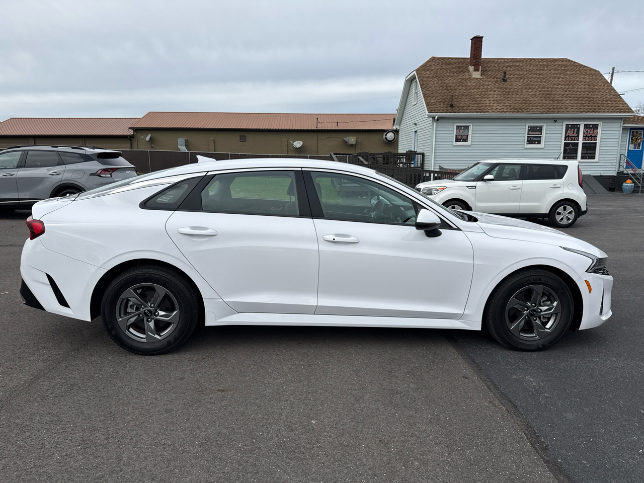 Kia K5 LXS Auto FWD 2021 Kia K5 LXS Auto FWD 2021